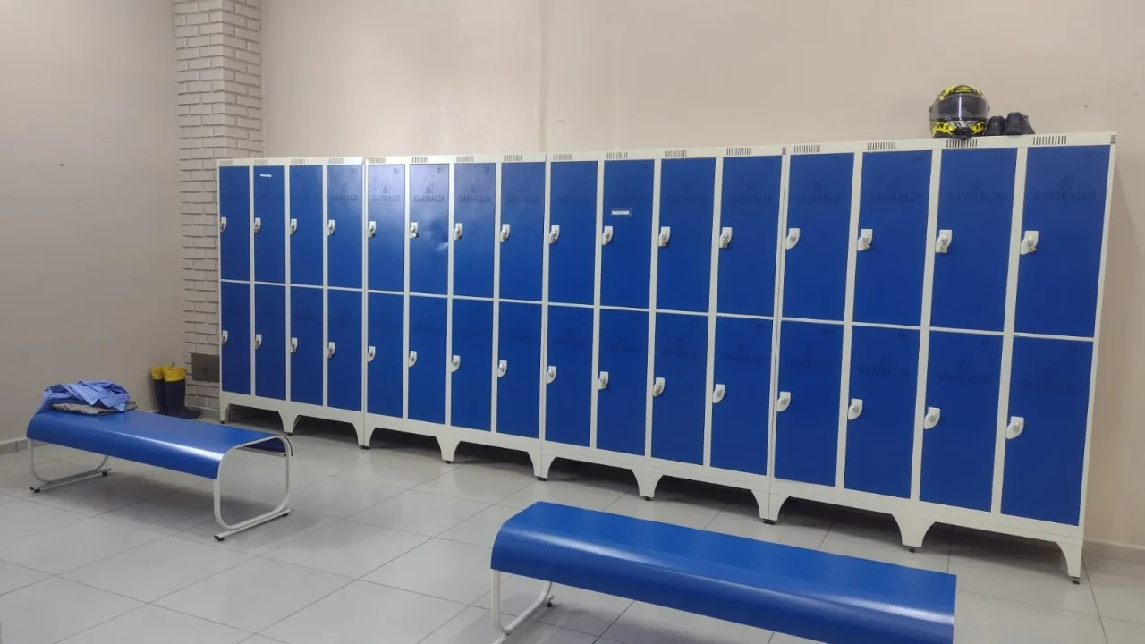 Como Escolher Armários para Empresas?